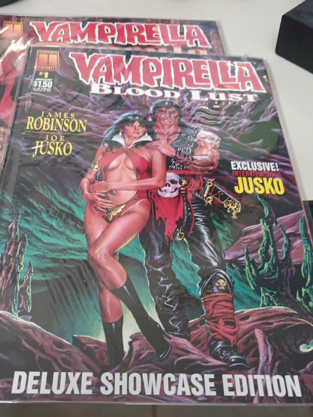 Vampriella Blood Lust Deluxe Showcase Edition - Red Cover